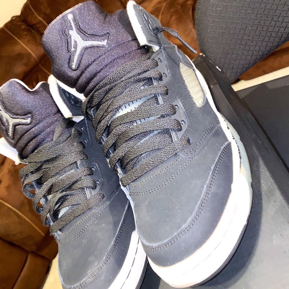 Size 7 Air Jordan 5 "Oreos"